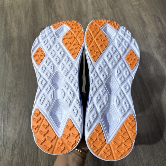 Athletic_Shoes